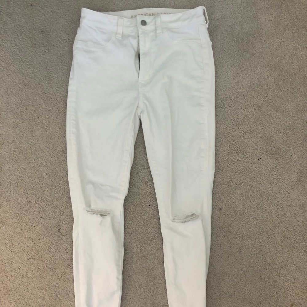 American Eagle White Ripped Jeans - Size 6 Regular